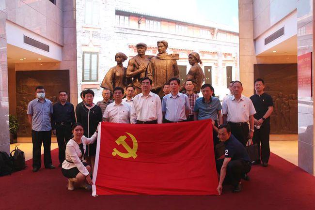 篮球运动员营救